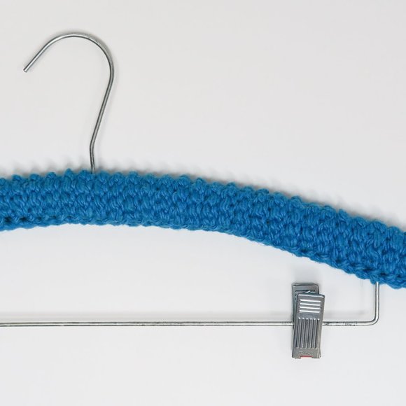 Vintage 60s Blue Crochet "Non Slip" Decorative Clothes Hangers - Picture 8 of 8